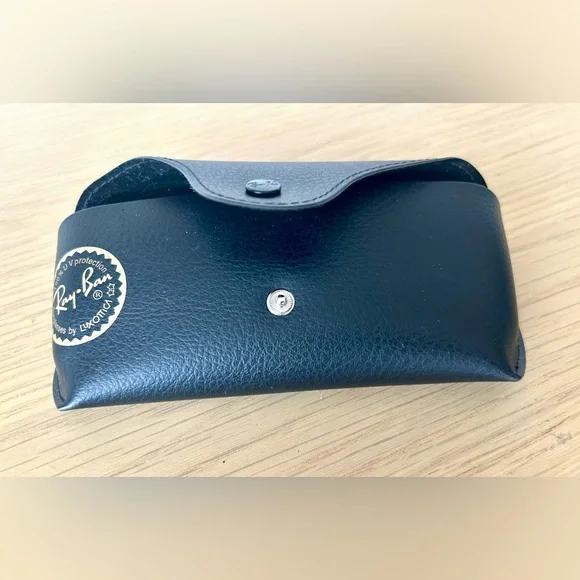 Ray-Ban Black NEW WAYFARER CLASSIC Sunglasses. - Picture 13 of 13